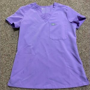 Figs scrub top